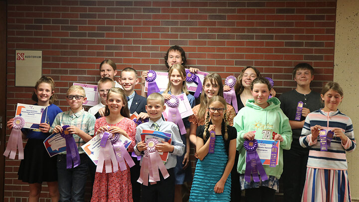 4-H youth with awards