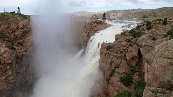 water overflows at Pathfinder dam