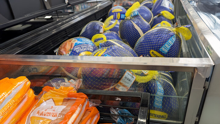 rolls and turkey at grocery store